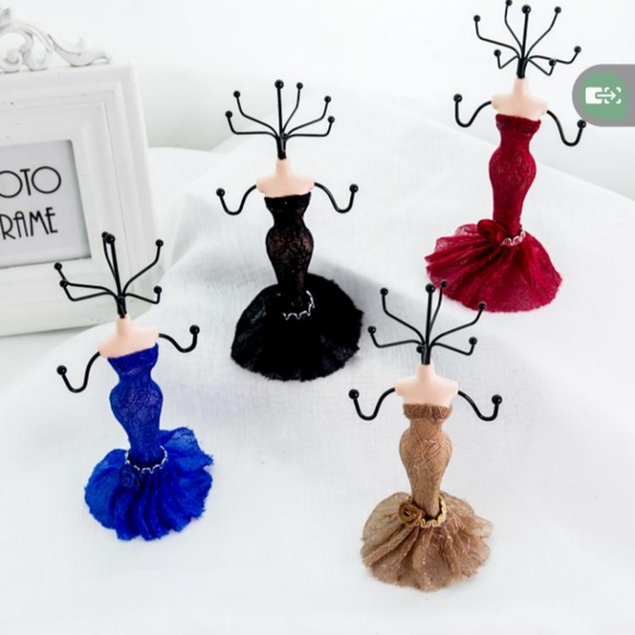 jewelry display stand mannequin red dress - Picture 2 of 6